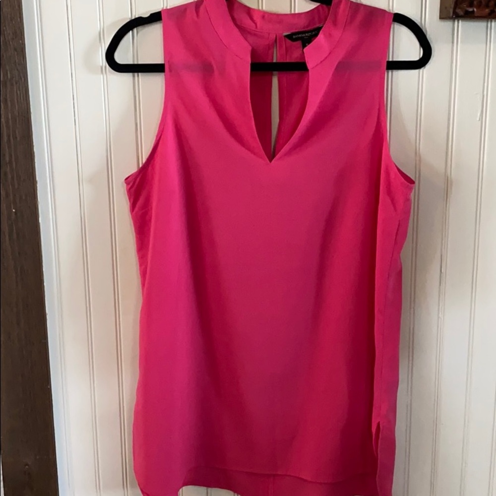 Banana Republic Split Neck sleeveless blouse